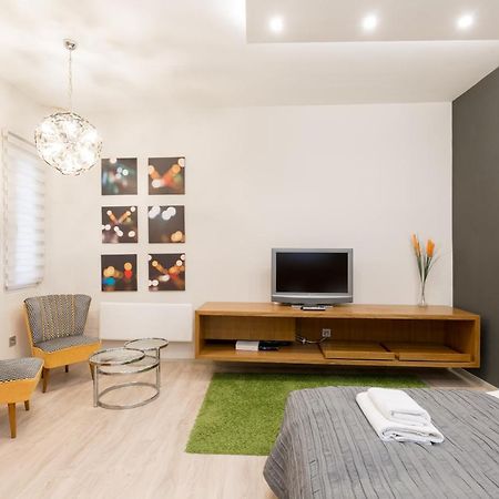 Retro Budapest Dream Suite Near The Danube Bagian luar foto