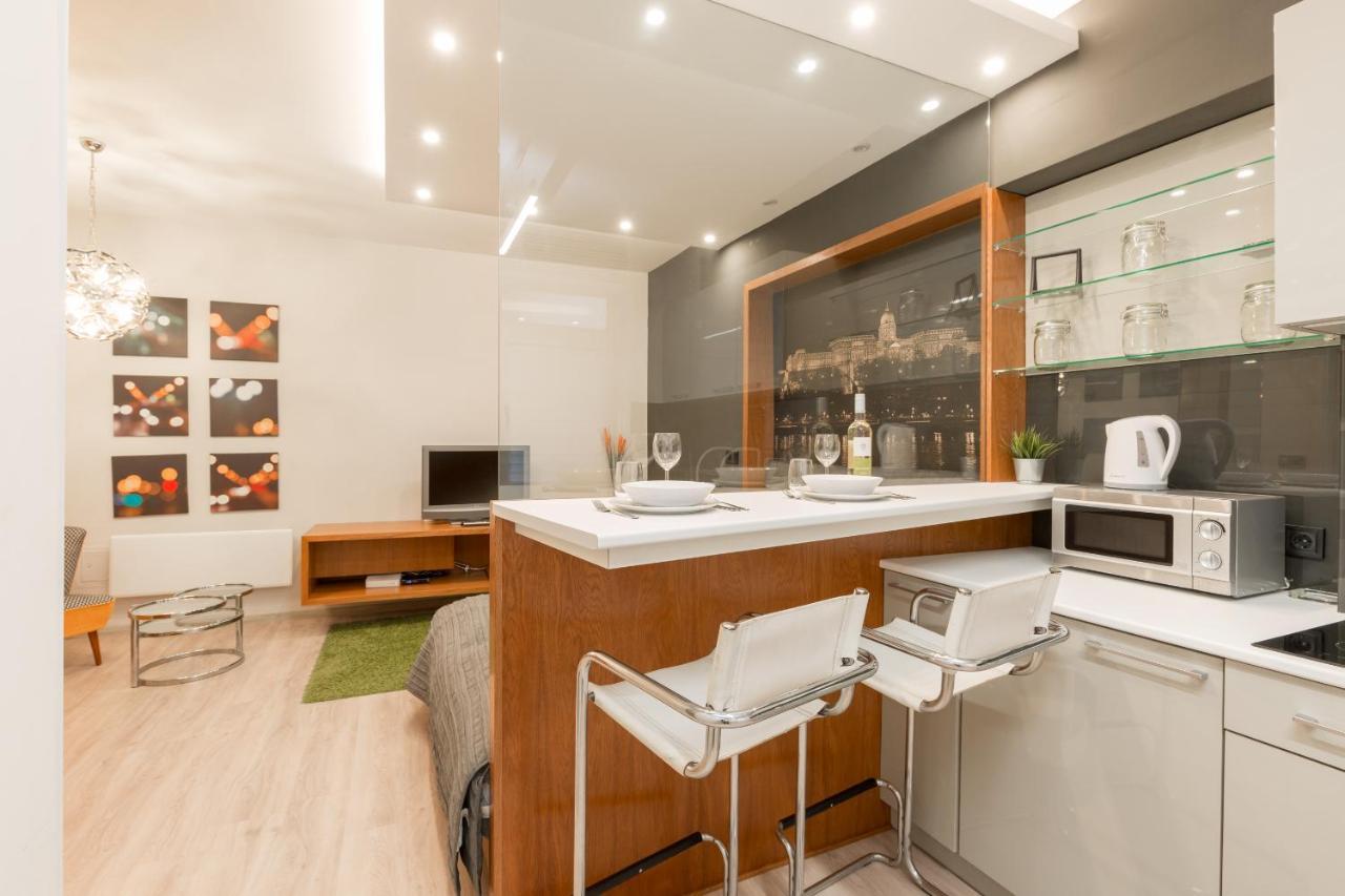 Retro Budapest Dream Suite Near The Danube Bagian luar foto