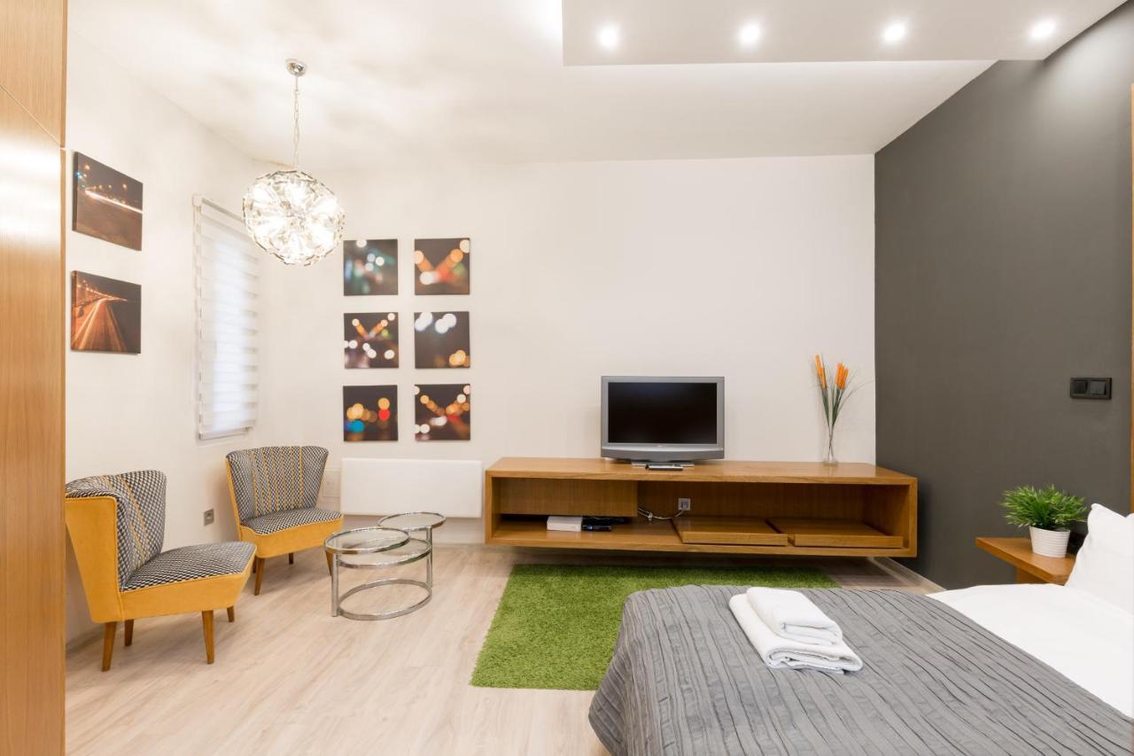 Retro Budapest Dream Suite Near The Danube Bagian luar foto