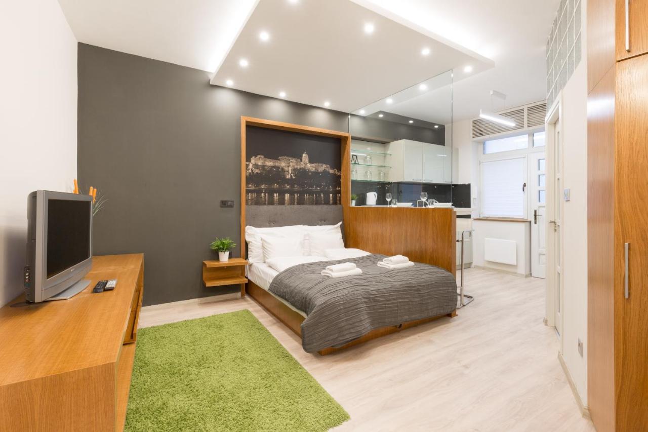 Retro Budapest Dream Suite Near The Danube Bagian luar foto