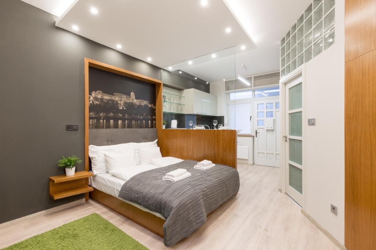 Retro Budapest Dream Suite Near The Danube Bagian luar foto