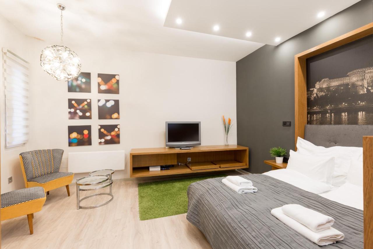 Retro Budapest Dream Suite Near The Danube Bagian luar foto