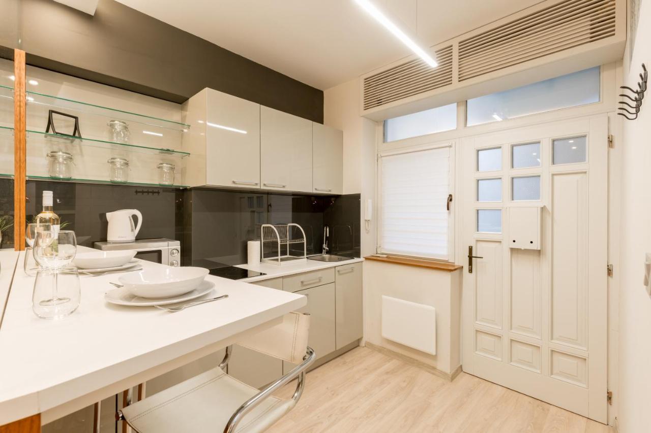 Retro Budapest Dream Suite Near The Danube Bagian luar foto