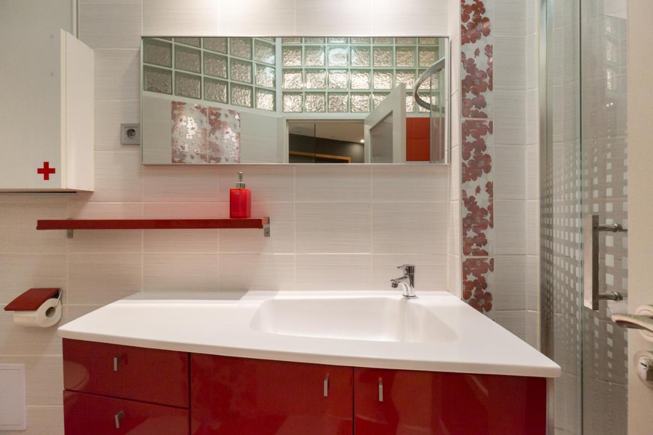 Retro Budapest Dream Suite Near The Danube Bagian luar foto
